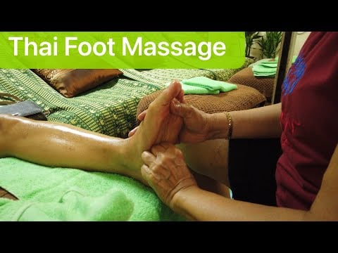 $5 Thai FOOT MASSAGE In SHOPPING MALL Bangkok/Head Neck Shoulder Massage/ Foot Reflexology