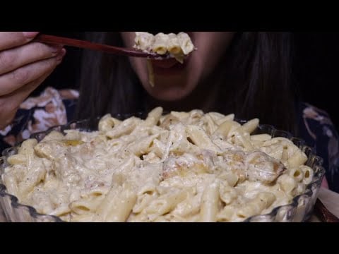 ASMR REALLY CHEESY CREAMY ALFREDO CHICKEN PENNE PASTA MUKBANG #asmr #mukbang #pasta #alfredo #penne
