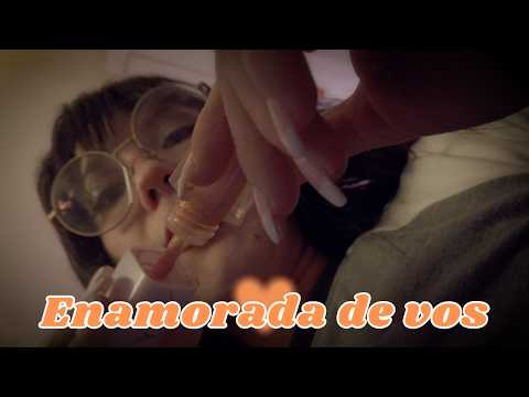 En la falda de tu compañera que gusta de vos (wlw) | ASMR en español
