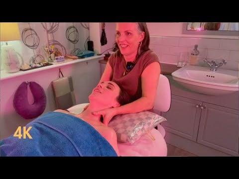Relaxing Back Massage for Celebrity Make-Up Artist (Unintentional ASMR)