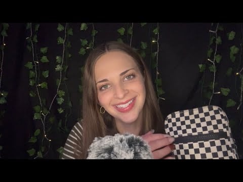 ASMR | What’s In My “Everyday” Bag 👜☺️
