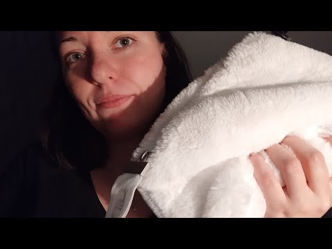 ASMR- Extra lofi what's i min sminkväska