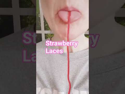 Strawberry Laces 🍓 ASMR #asmr #visualtingle #mukbang #yummy #mouthsounds #shorts