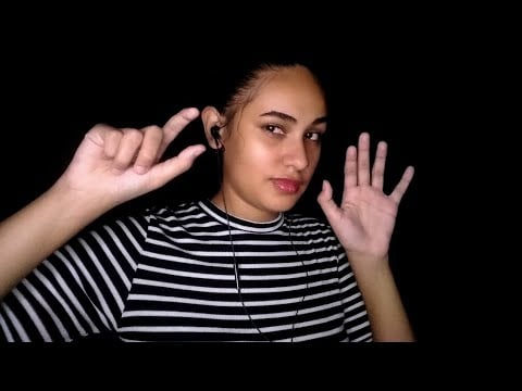 ASMR BINAURAL | MOUTH SOUNDS E HAND MOVEMENTS (Sons de boca /Movimento com as mãos)