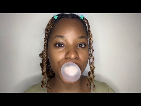ASMR- Messy Gum Chewing, Blowing and Popping Bubbles 👄