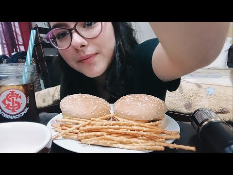 ASMR MUKBANG - COMENDO HAMBÚRGUERS E SALGADINHO 🍔