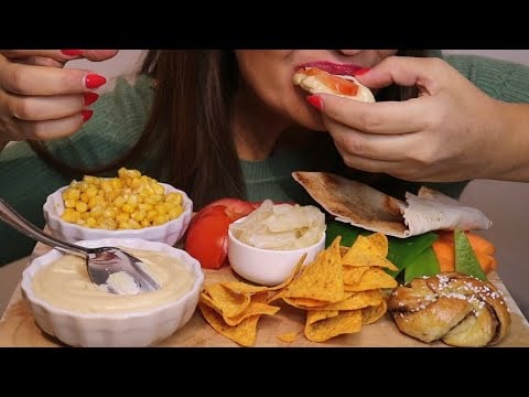 ASMR HUMMUS / DORITOS / VEGGIES / CINNAMON ROLL / no talking / CREMA ASMR #asmr #doritos #hummus