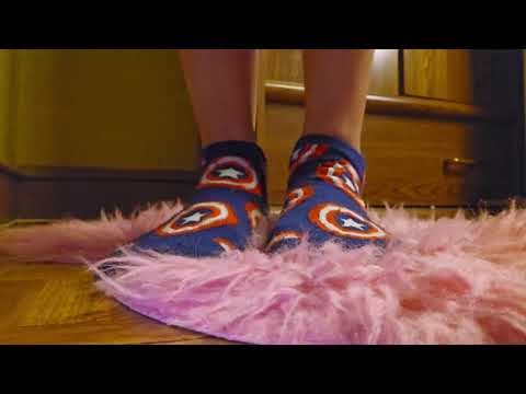 Asmr | Taking Off Socks & Toes Cracking