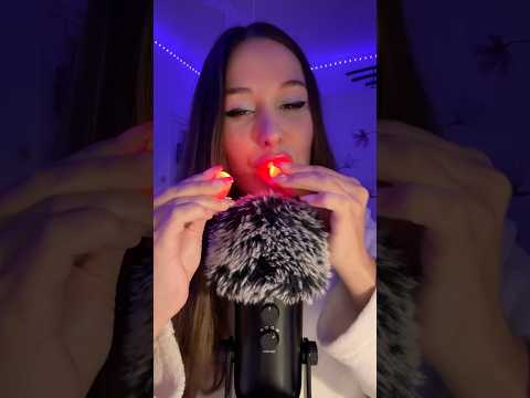 Fut un temps on m’appelait la reine des pouces👑 #asmr #asmrbugs #mouthsounds #asmrmagic #magictrick