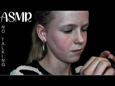 ASMR: NO TALKING 🤫 (mouth sounds, handmovements, plucking, mic scrathing)