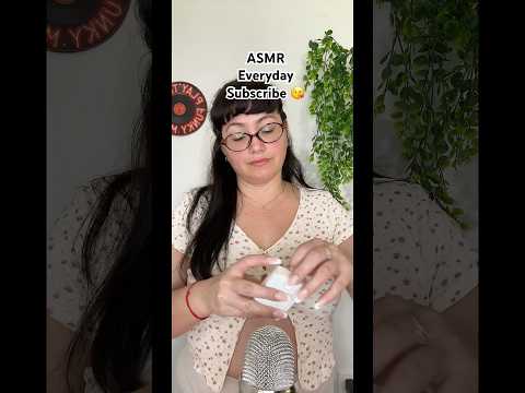 #asmr #tingles #triggersforsleep #asmrtriggers #tapping #asmrsounds #scratching @aramoonasmr1111