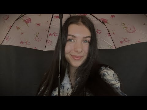 ASMR ESPAÑOL chica tímida te hace sentir amado/amada 🥰 Compartimos el paraguas☔ Soft Spoken + lluvia