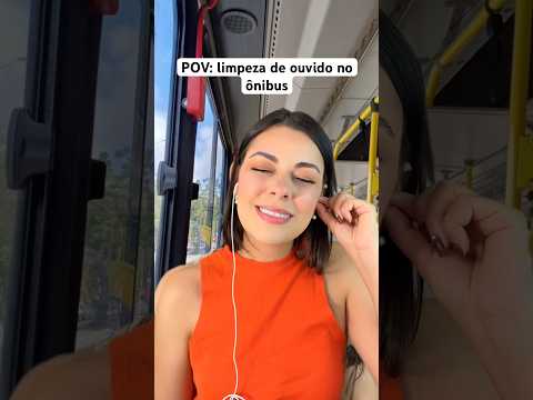 POV: limpeza de ouvido no ônibus #asmr #asmrsounds #humor #comedia