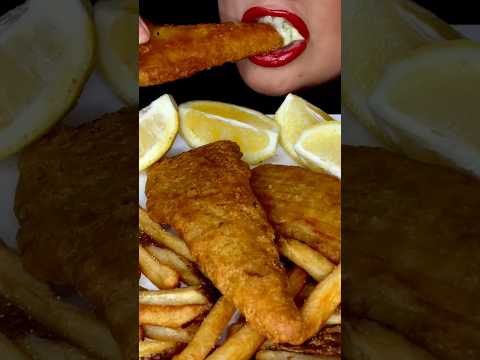 CRISPY FISH AND CHIPS #asmr #seafood #fish #foodie #mukbang