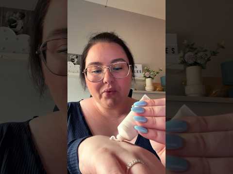 Handkräm ✨ #relax #tingles #josefinasmr #asmr #sleep #asmrshorts #satisfying #handsounds #handcream