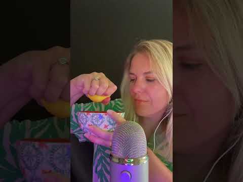 ASMR FR / Un crépitement trop satisfaisant avec cette balle mouillée #asmrfr #shortsasmr #asmr
