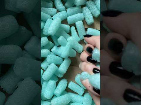 ASMR crunchy packing peanuts