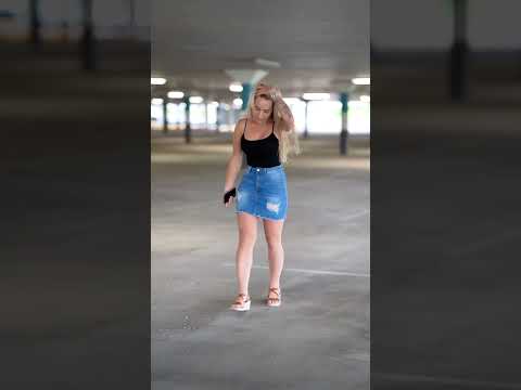 Can I be your coworker cutie? #walking #coworking #shorts
