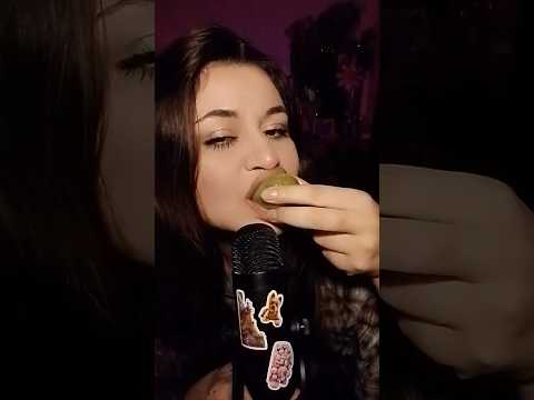 Let's eat kiwi Asmr