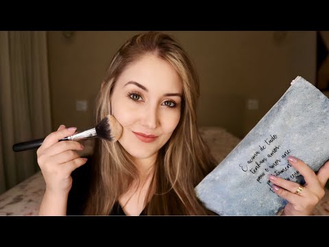 ASMR ME MAQUIANDO E CONVERSANDO COM VOCÊ COM SONS DE CHUVA 🌧️ | ASMR para dormir e relaxar 💤