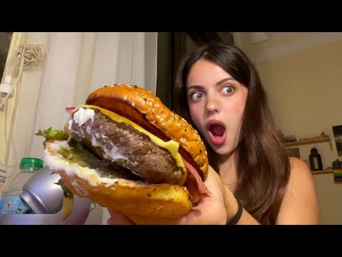 ASMR || Comiendo Hamburguesa del VIPS 🍔🍟♥️