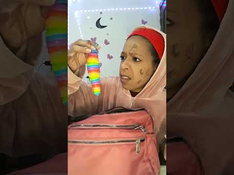 O LADRÃO REVISANDO A BOLSA.... SE DEU MAL #asmr #humor #comedia #shorts #short #shortsvideo