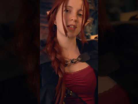 Tu enemiga intenta salvarte la vida 🖤 #ASMR #roleplay #shorts