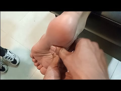 Amazing foot massage for pure relaxation 🦶Satisfied with this massage 👣😌 Must watch
