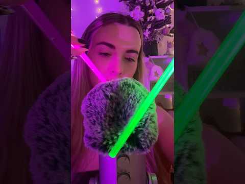 ASMR relaxing trigger 🩷💚 #asmrmicbrushing #asmrlighttriggers