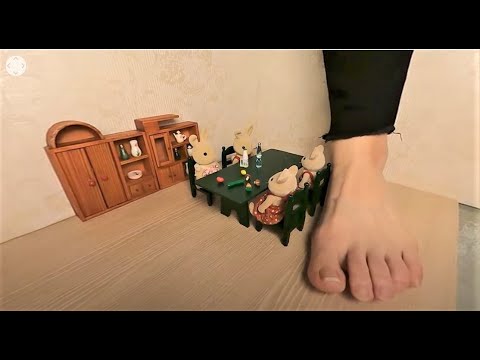 【360°VR】食卓に現れた巨大娘/Giantess girl who appeared at dinner /シルバニアファミリー/ ASMR /ささやき whisper