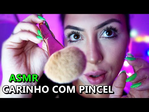 ASMR: CÂMERA BRUSHING e SUSSURROS DE ORELHA A ORELHA.