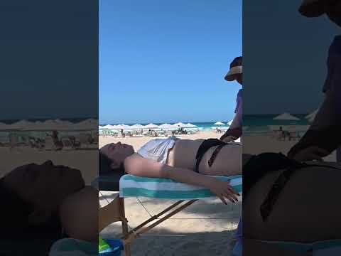 Masaje callejero en la Isla de Margarita, Venezuela #relax #beach #massage #shortvideo