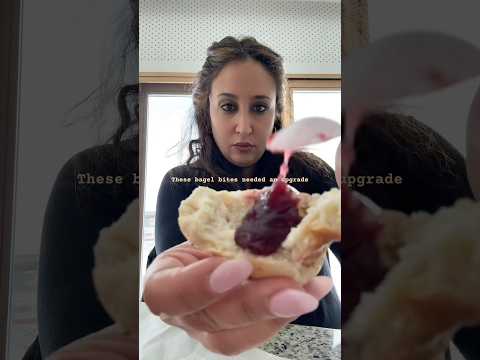 Stuffing DD bagel bites w jam