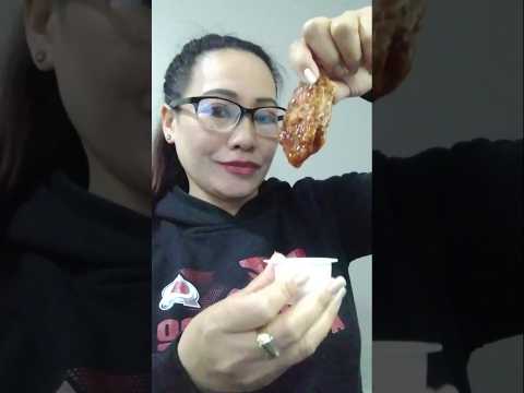 ONE TIME BITE CHICKEN WINGS # #everyone #mukbang #shortsfeed #wings #chicken #crazylady #bigmouth