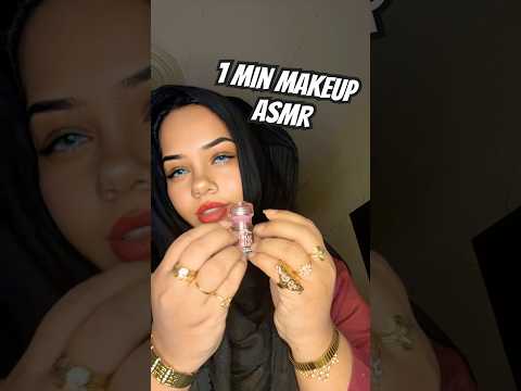 Doing your very fast makeup ASMR #fastandaggressiveasmr #asmr