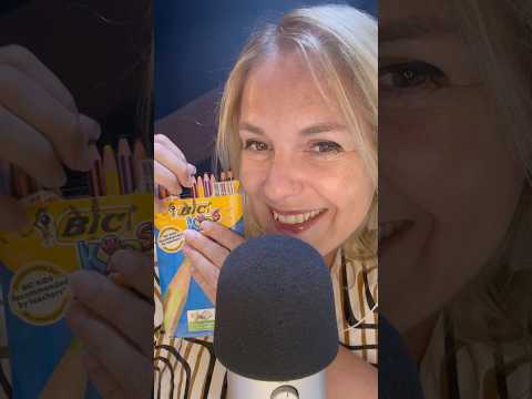 ASMR FR / Je te fais un make-up très particulier #asmrfr #shortsasmr #asmrshorts
