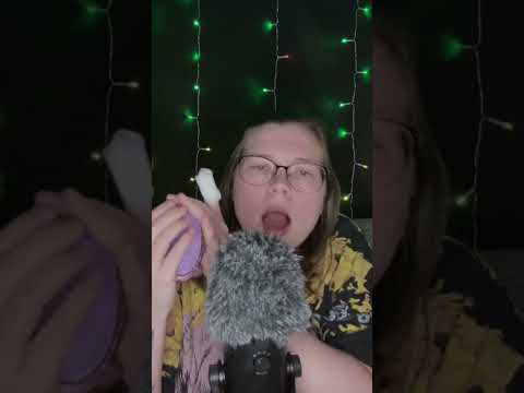 this hair brush is ridiculously clicky ✨ (asmr)