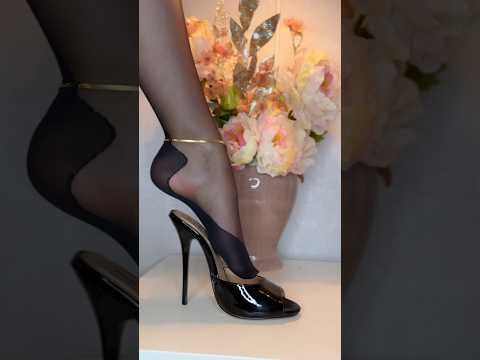 The moment when the perfect heels are paired together with perfect nylons!🖤 #heels