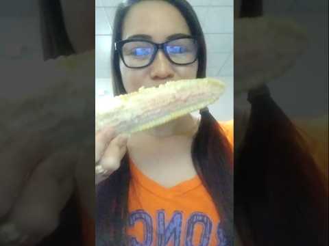 HOW I EAT CORN #food #everyone #shortsfeed #mukbang #eating #corn