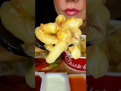 CHICKEN STRIPS AND CHEESY MAC #cheesy #macaroni #asmr #shorts