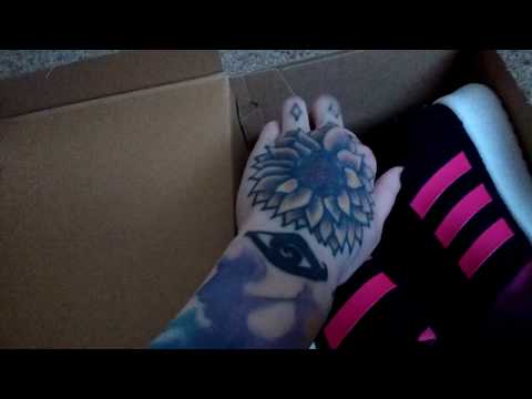 Shoe/shoe box tapping ASMR