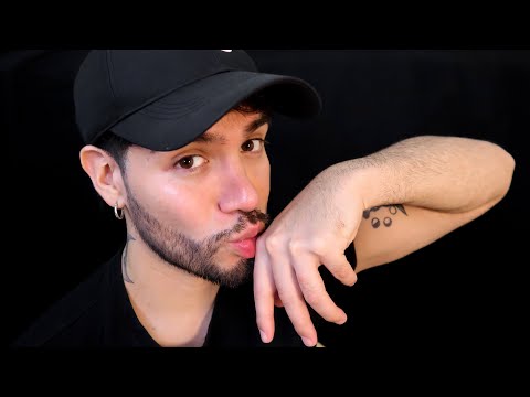 ASMR Kissing on Skin Sounds 😘