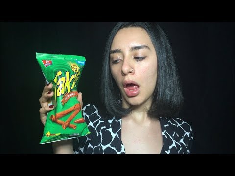 ASMR EN ESPAÑOL -  PROBANDO TAKIS