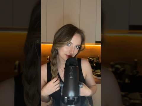 АСМР заплету себе косички 😉 ASMR hair sounds