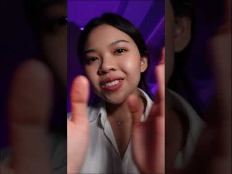 "The perfect combo of visual triggers and crisp mouth sounds👄👋 #shorts #asmrshorts #asmr