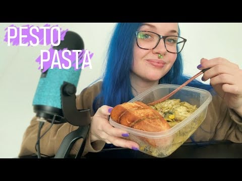 ASMR Eating Chicken Pesto Pasta With Garlic Bread 💚