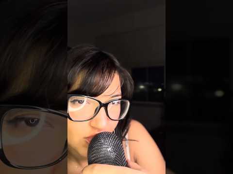 Kissing you cause I’m bored #asmr #asmrsounds #mouthsounds #kisses