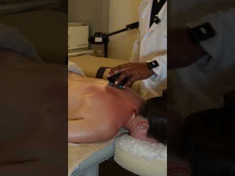 Increíble masaje de espalda en un spa de Caracas #massage #masaje #masajerelajante #relax #short