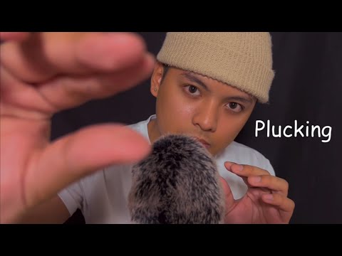 ASMR Plucking Away YOUR Negative Energy! 🙅 Pure Mouth Sounds 👄 + Soft Mic Scratching 💆‍♀️