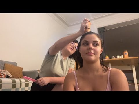 Asmr caótico pintando o cabelo da Bia